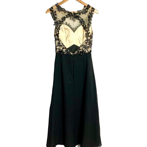 Elegant Black Sleeveless Prom Dress - Picture 6 of 10